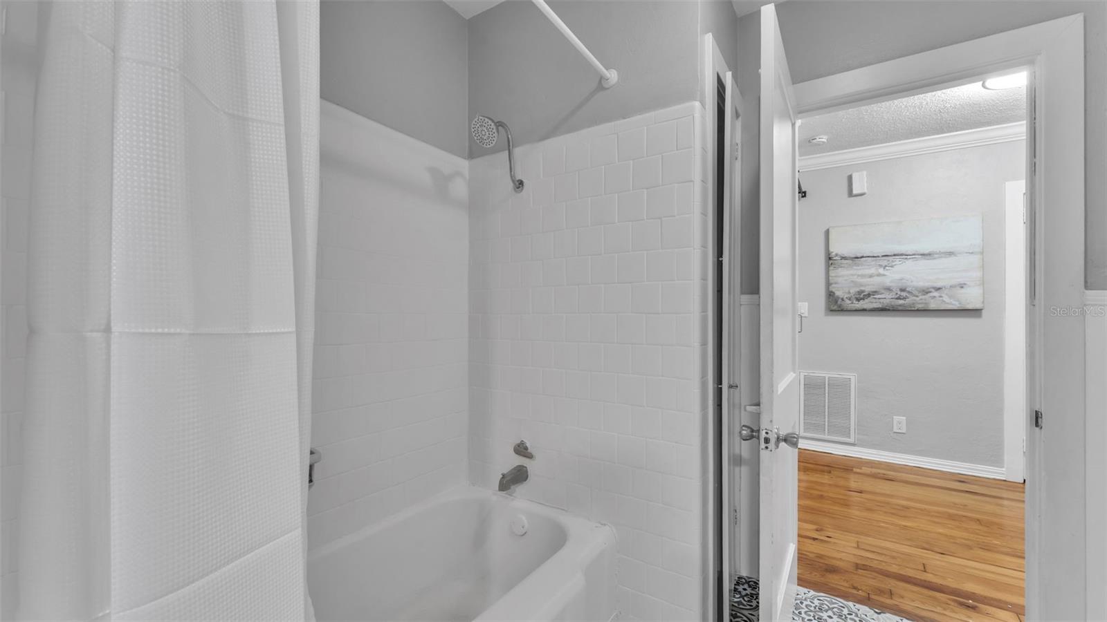 Image 36 of 49 For 2729 Buckingham Avenue
