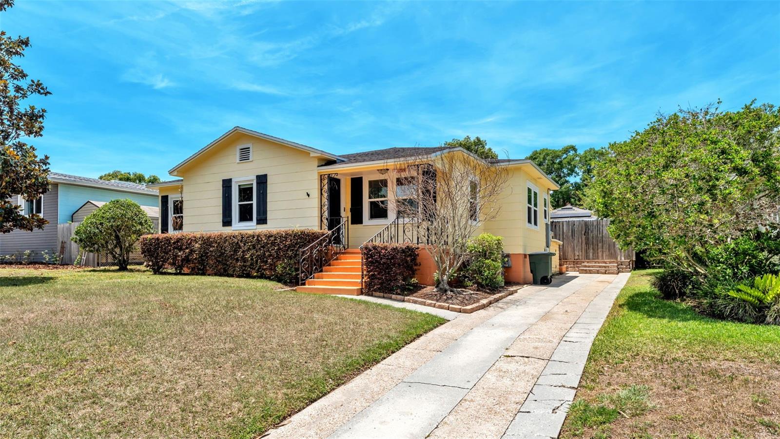 Image 6 of 49 For 2729 Buckingham Avenue
