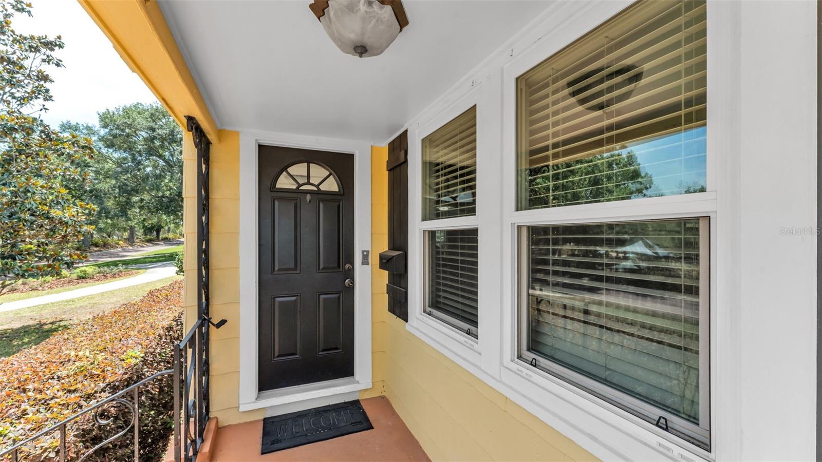 Image 7 of 49 For 2729 Buckingham Avenue