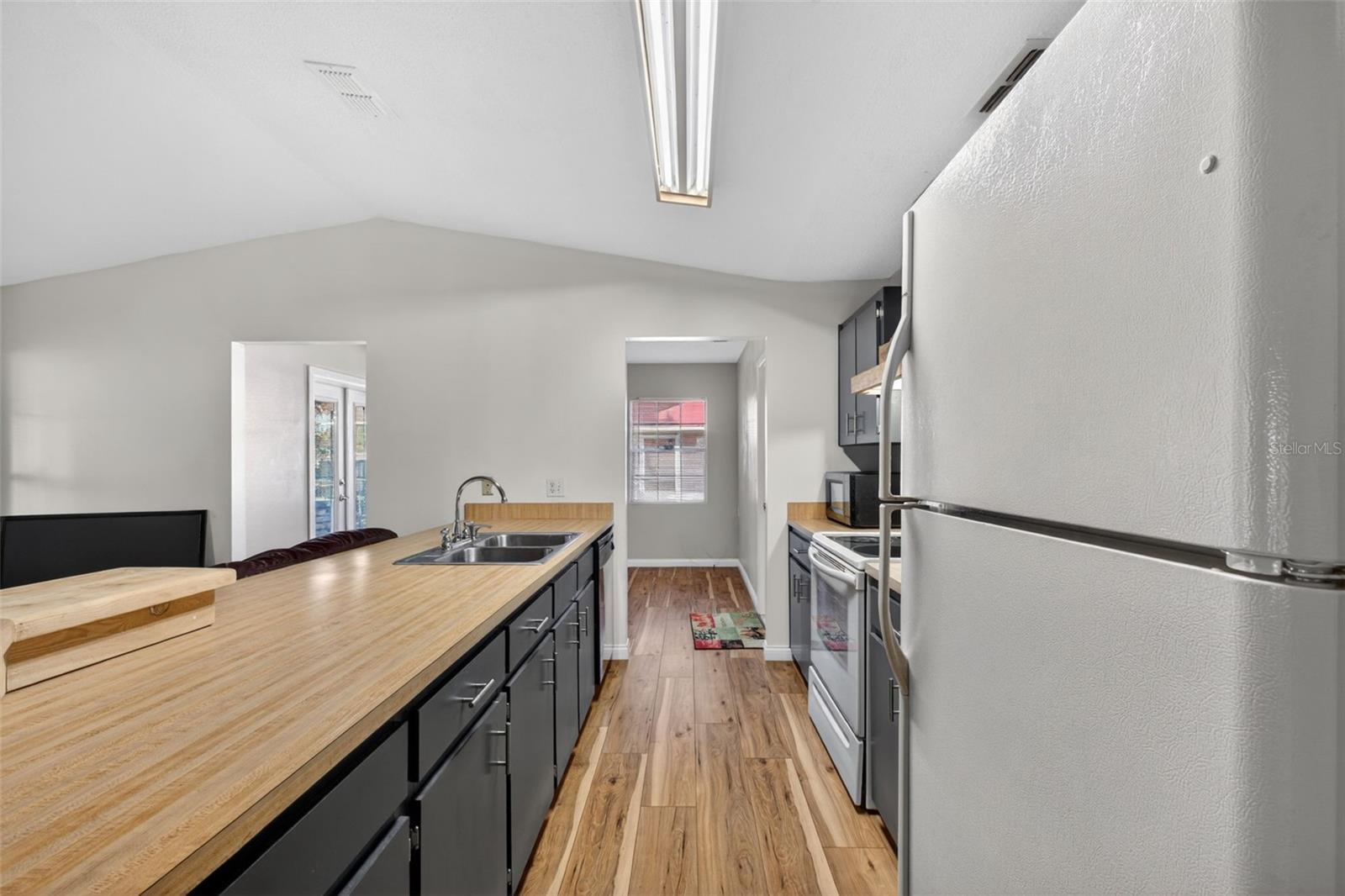 Image 18 of 41 For 1317 Periwinkle Court