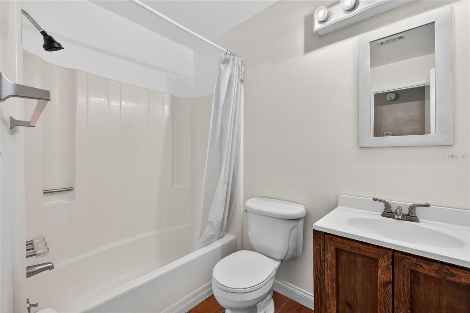 Image 23 of 41 For 1317 Periwinkle Court