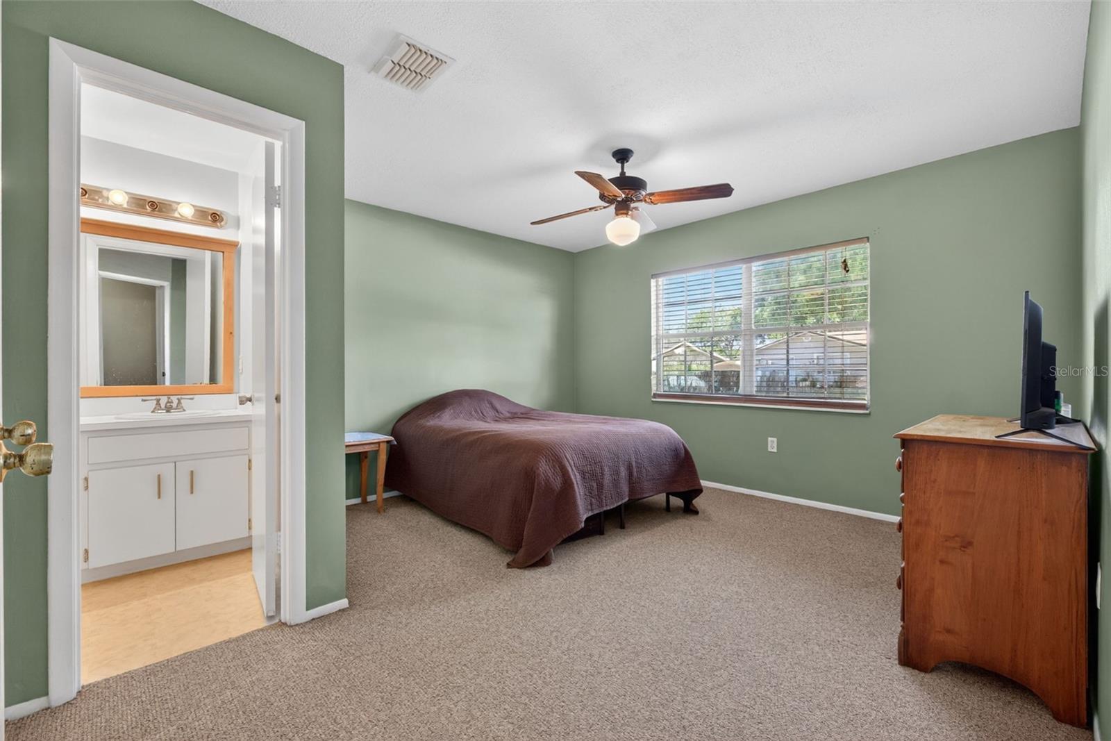Image 28 of 41 For 1317 Periwinkle Court