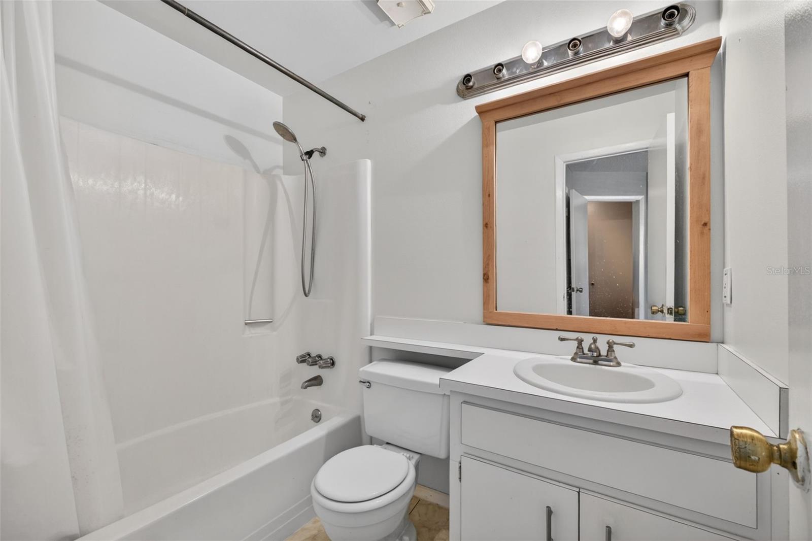 Image 30 of 41 For 1317 Periwinkle Court