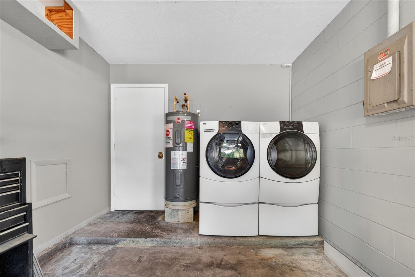 Image 31 of 41 For 1317 Periwinkle Court