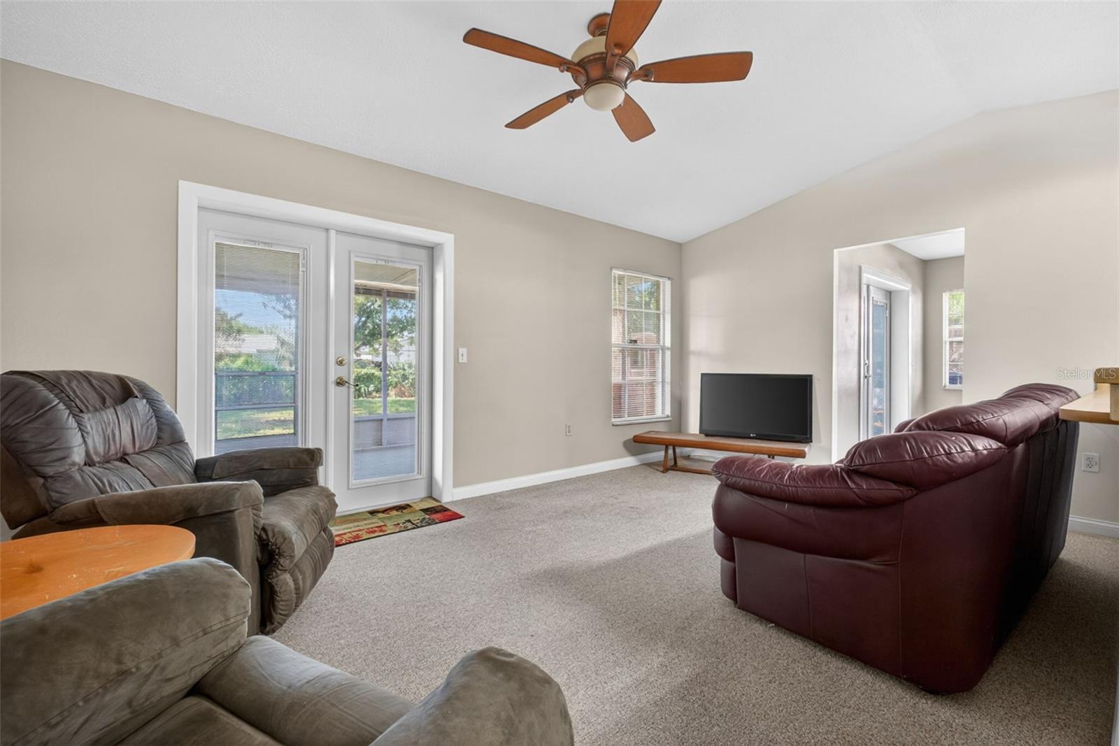 Image 6 of 41 For 1317 Periwinkle Court