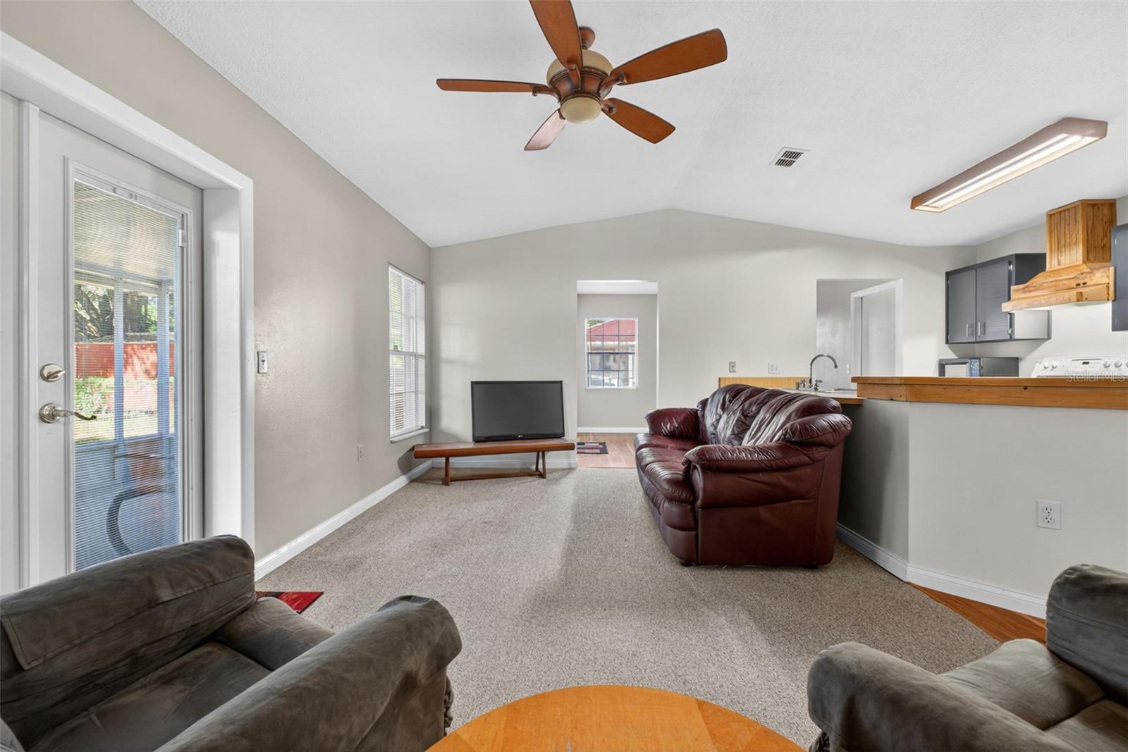 Image 7 of 41 For 1317 Periwinkle Court