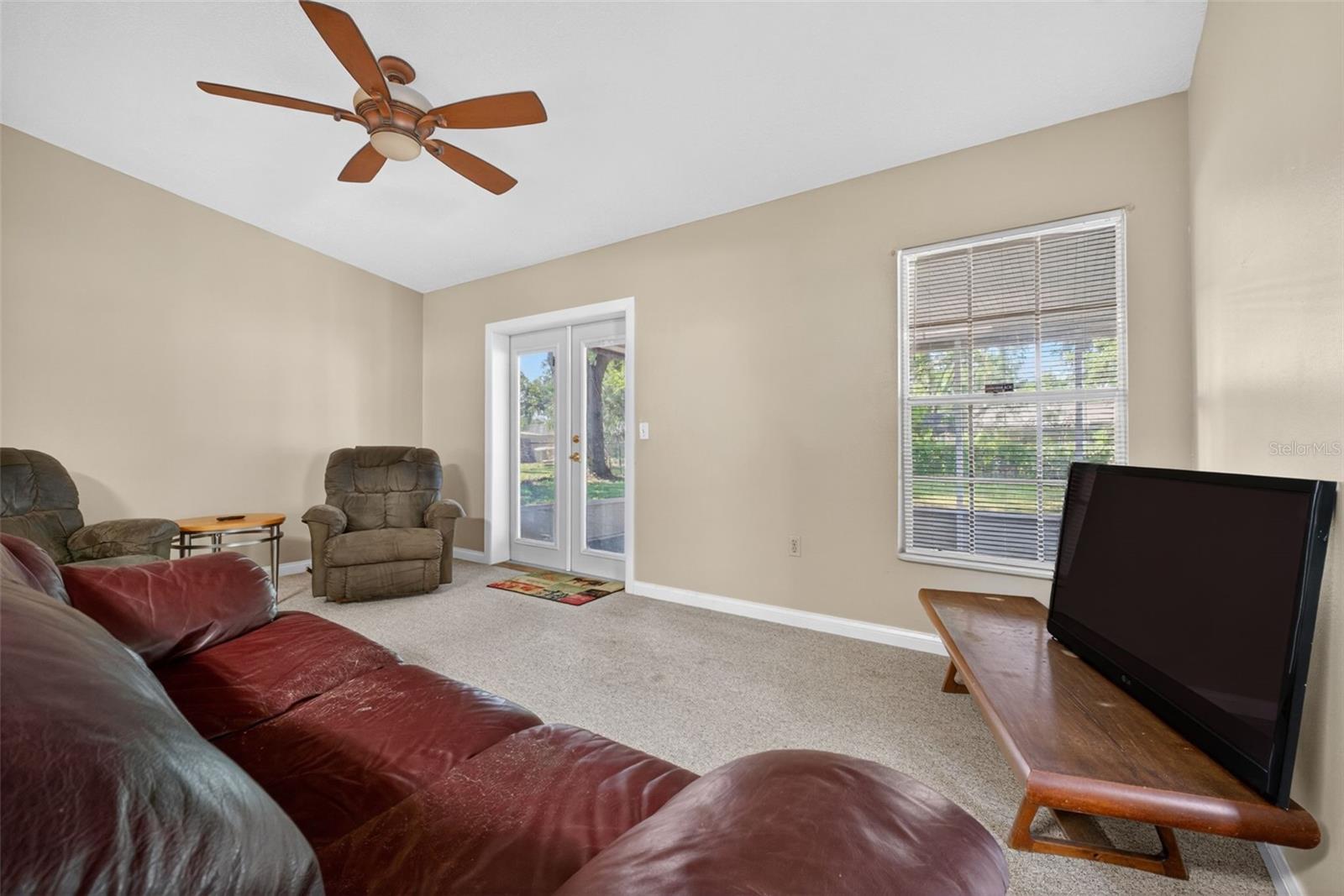 Image 9 of 41 For 1317 Periwinkle Court