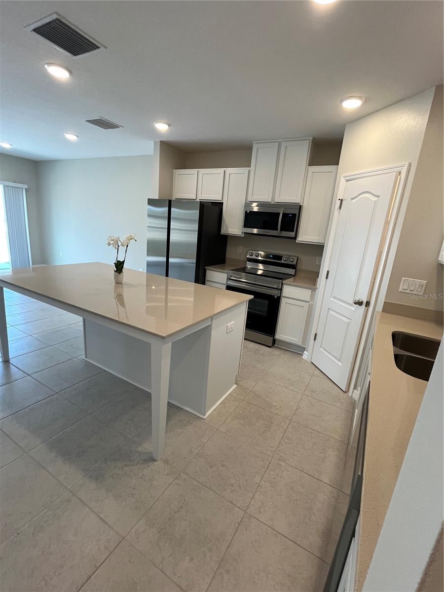 Image 4 of 13 For 4117 Collegiate Boulevard