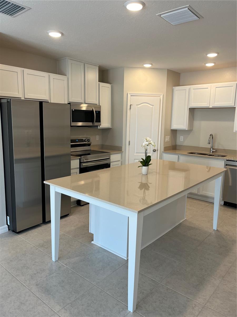 Image 5 of 13 For 4117 Collegiate Boulevard