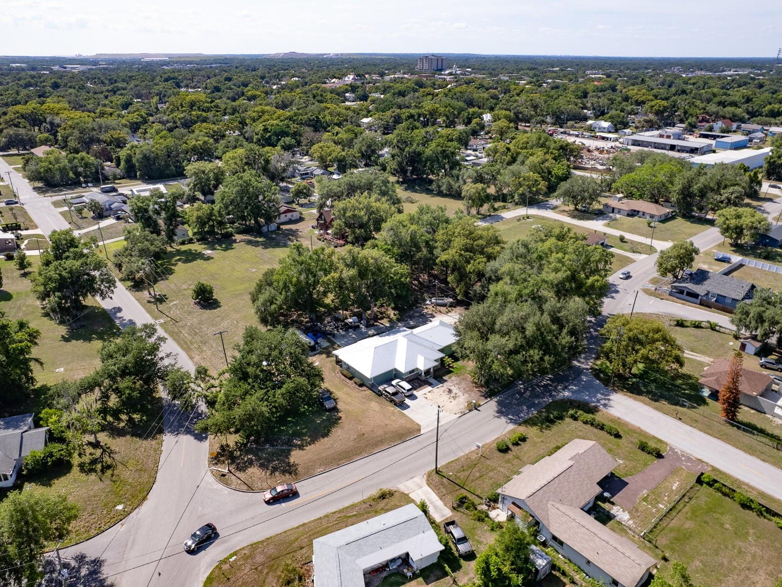 Image 39 of 45 For 915 Kissengen Avenue