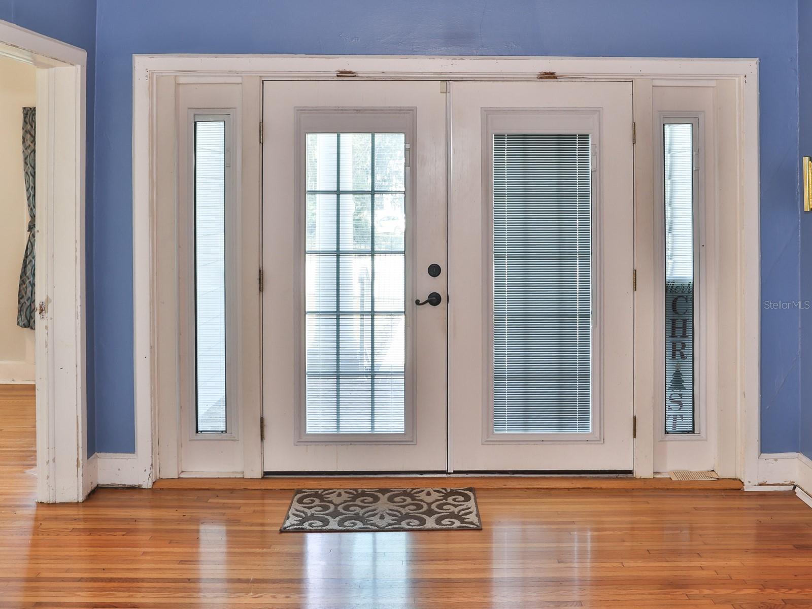 Image 5 of 45 For 915 Kissengen Avenue
