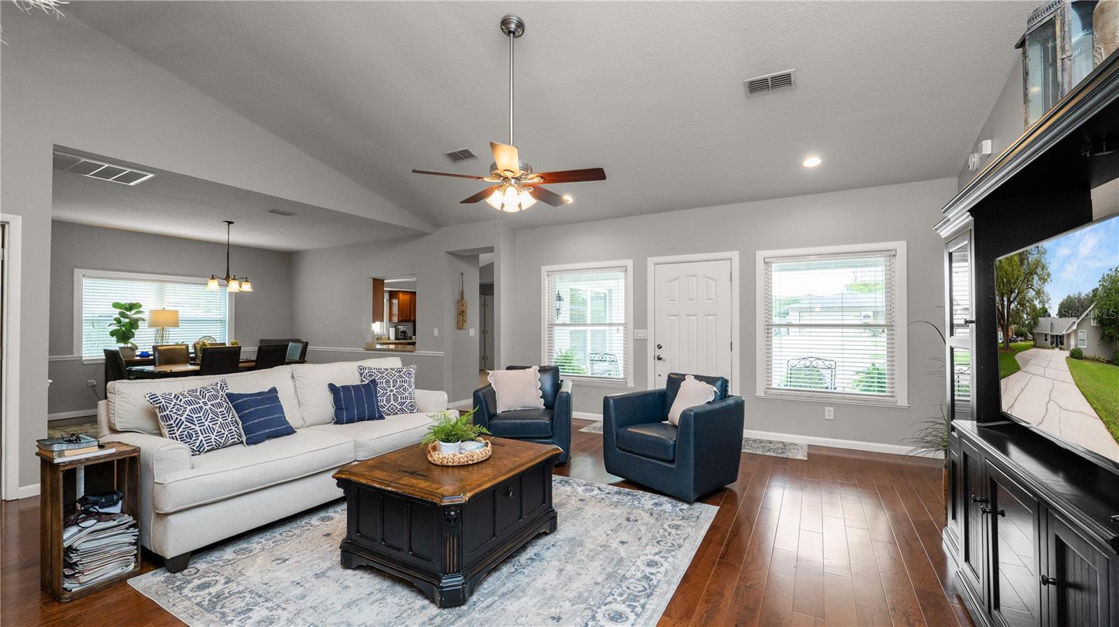 Image 11 of 64 For 5525 Club Hill E
