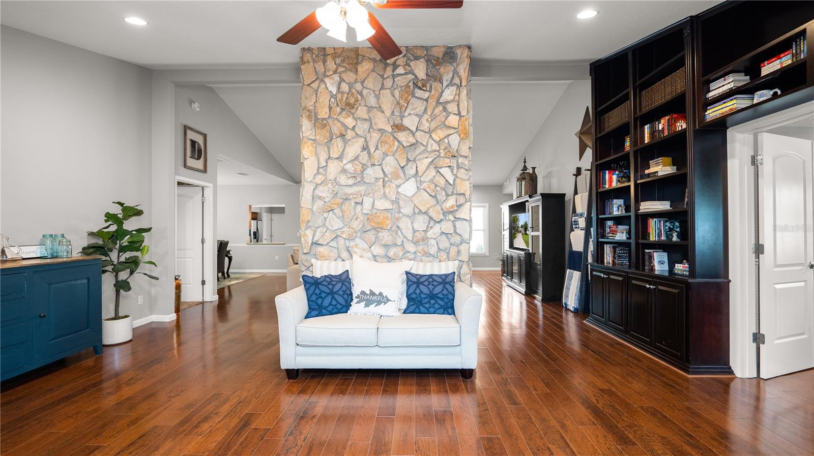 Image 12 of 64 For 5525 Club Hill E