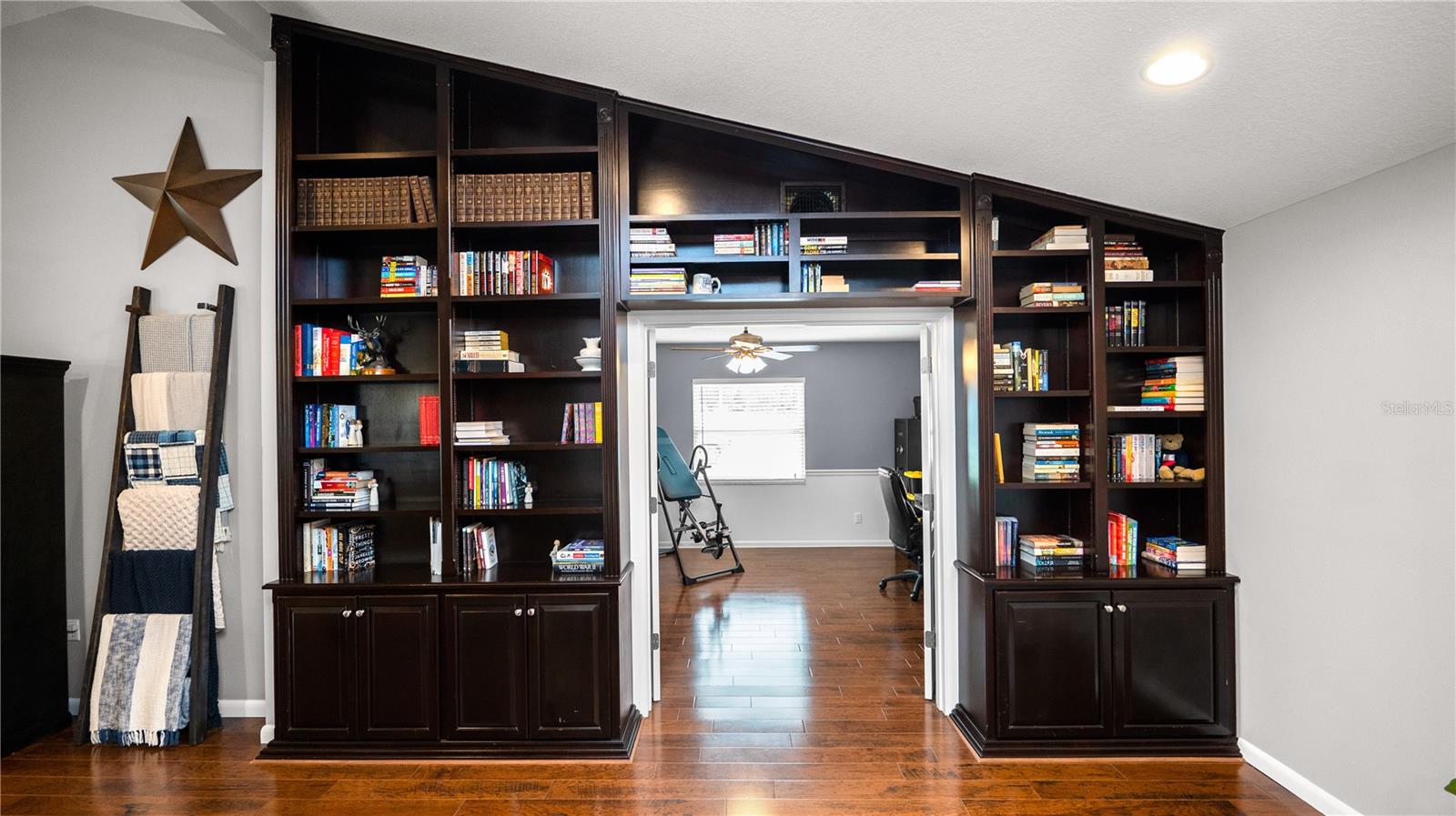 Image 13 of 64 For 5525 Club Hill E