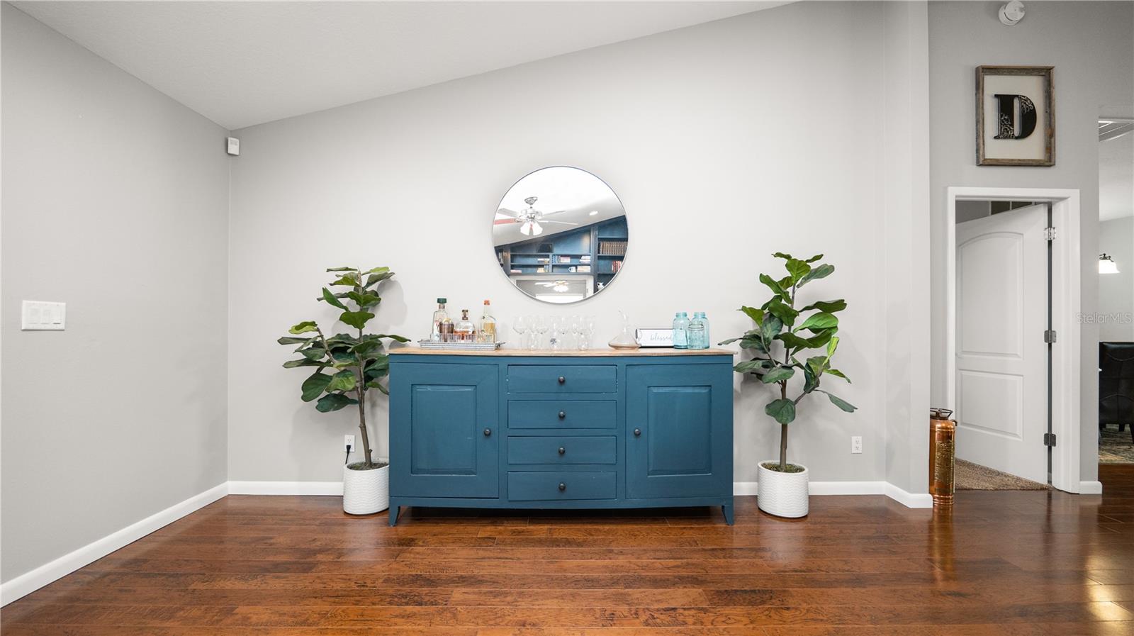 Image 16 of 64 For 5525 Club Hill E