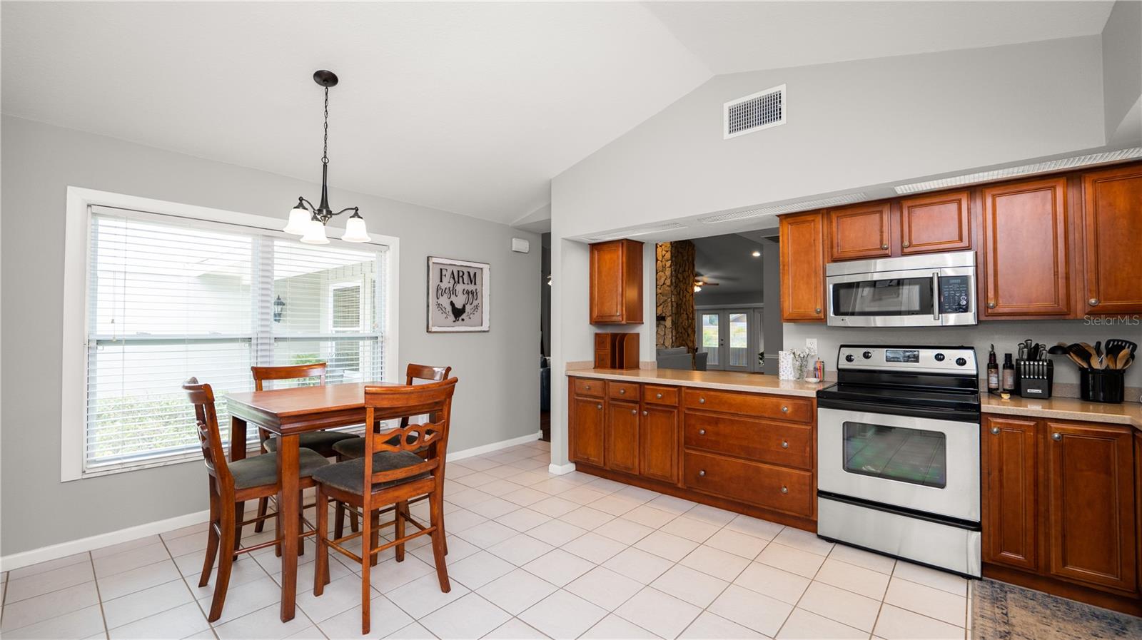 Image 21 of 64 For 5525 Club Hill E