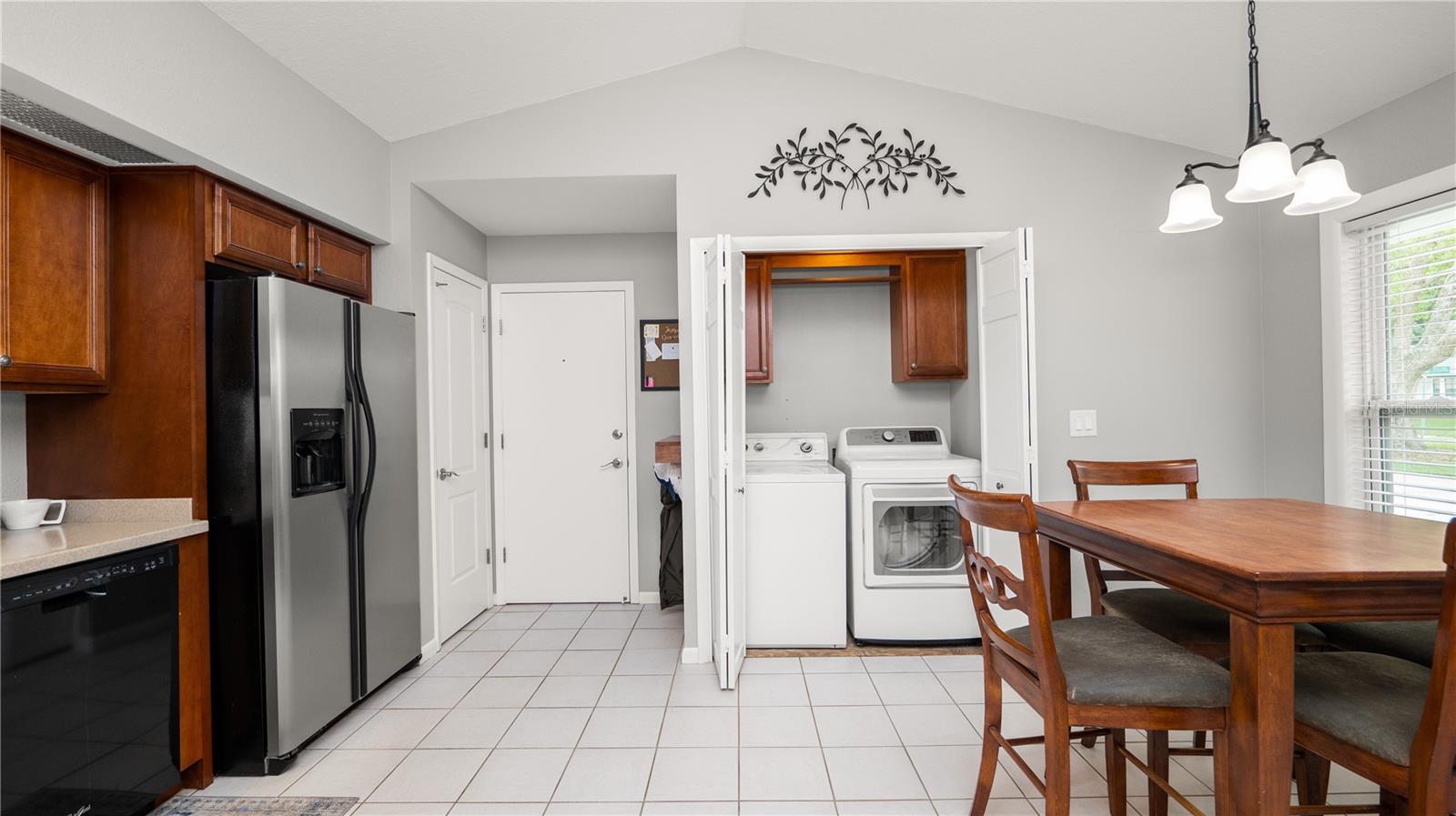 Image 23 of 64 For 5525 Club Hill E