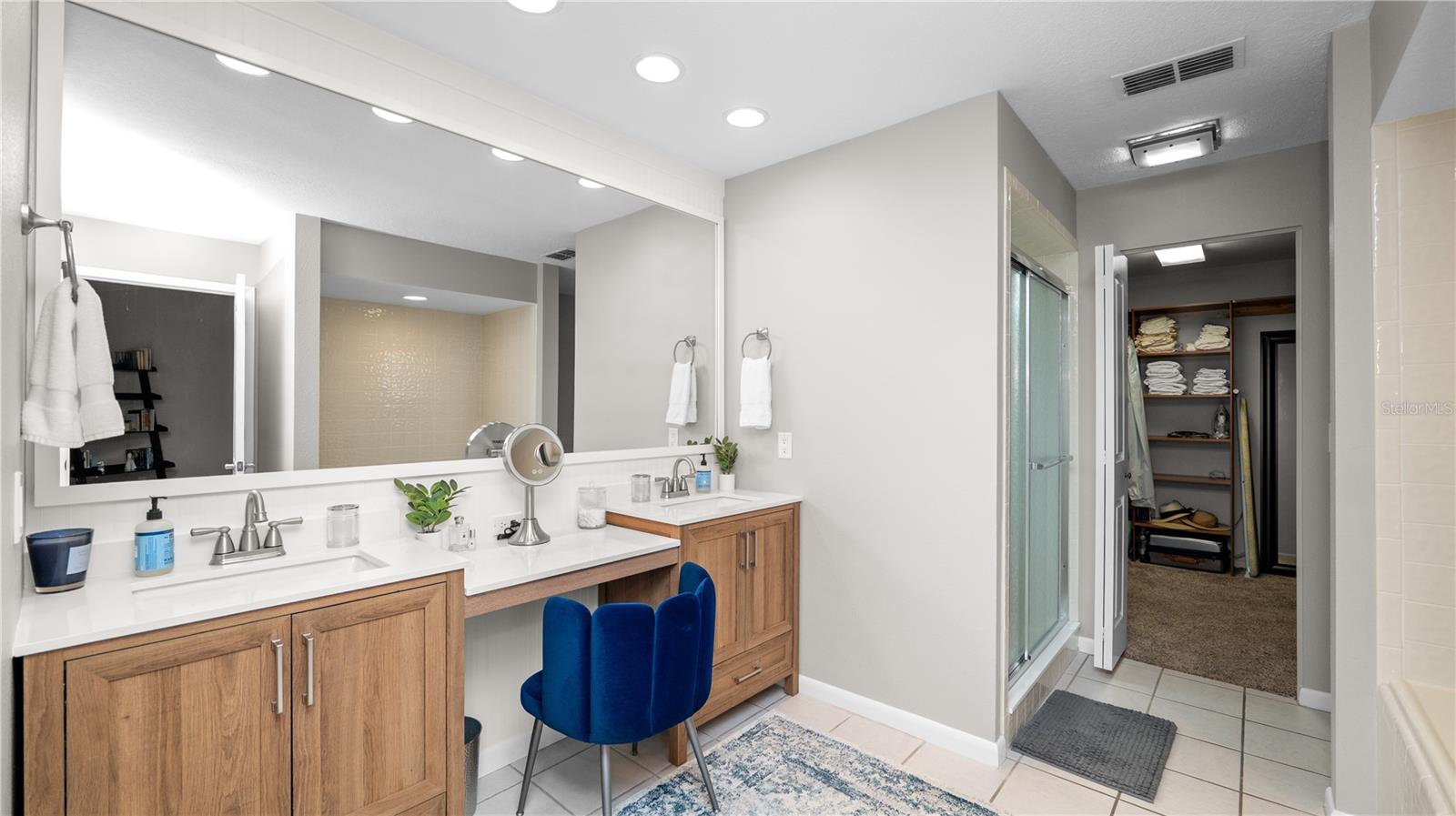 Image 27 of 64 For 5525 Club Hill E