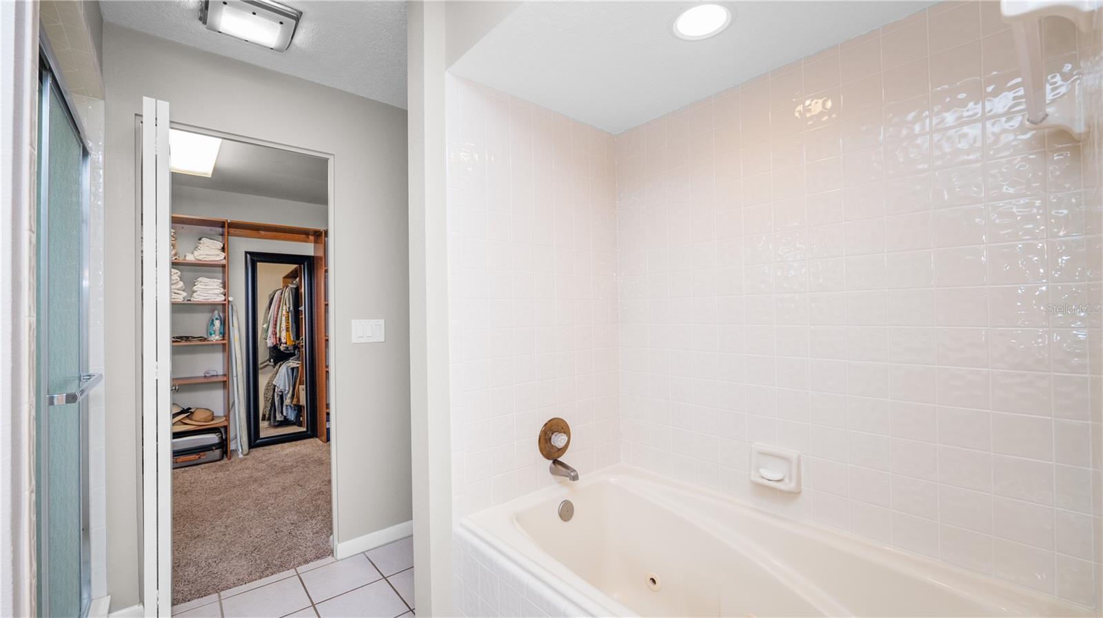 Image 28 of 64 For 5525 Club Hill E