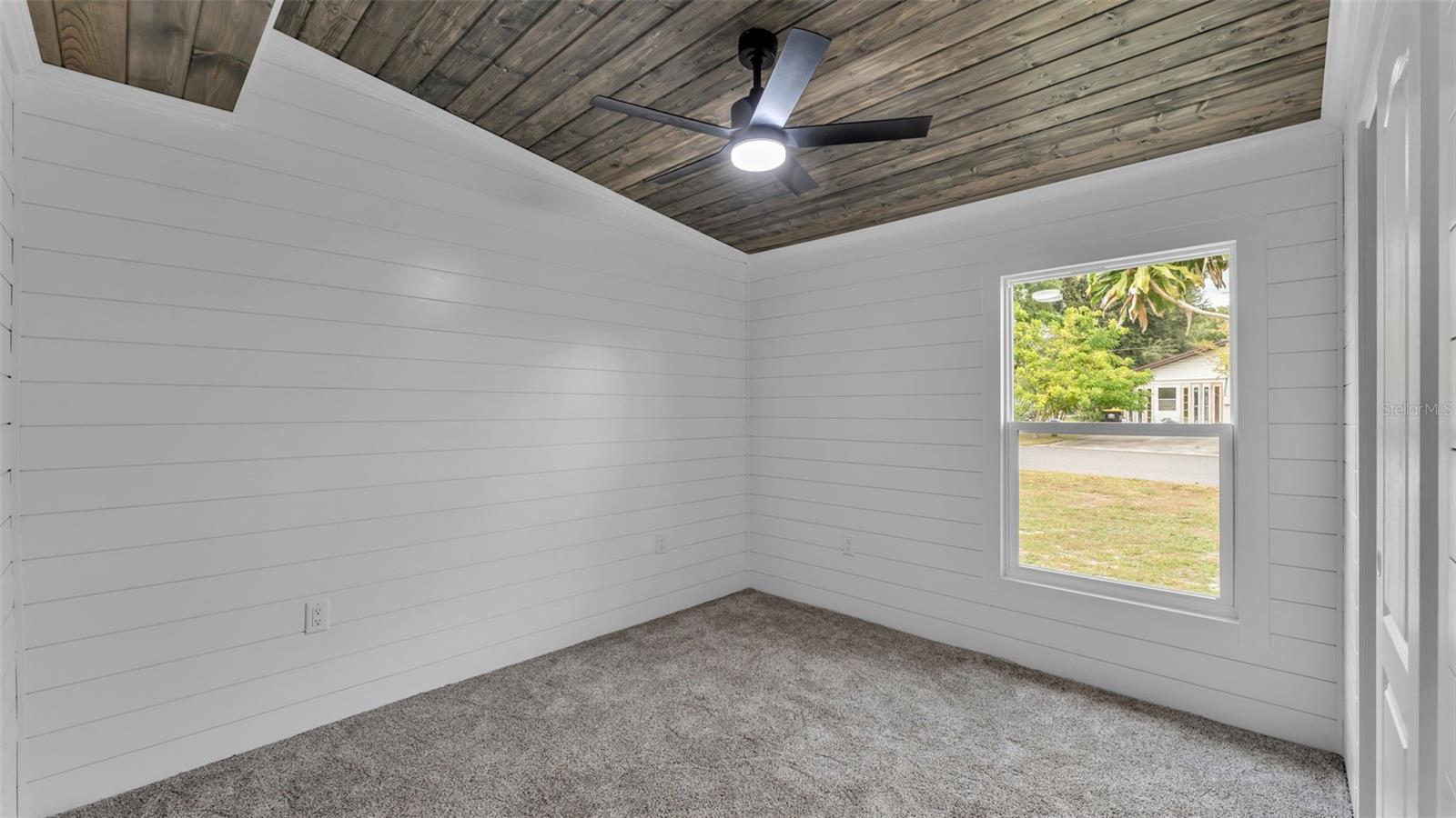 Image 16 of 34 For 127 Colonial Drive