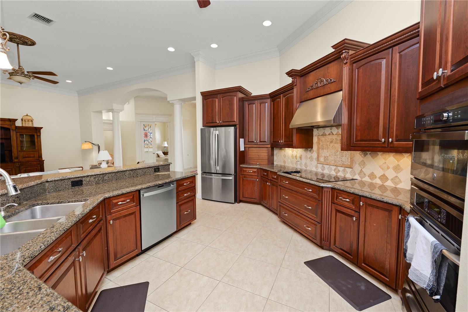 Image 13 of 68 For 6891 Lacy Drive