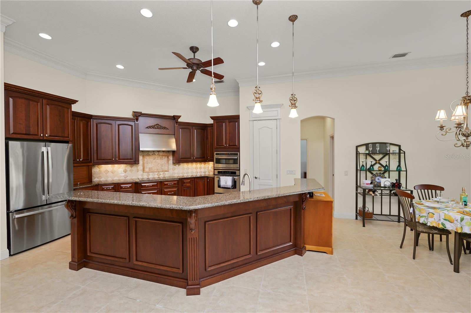 Image 18 of 68 For 6891 Lacy Drive