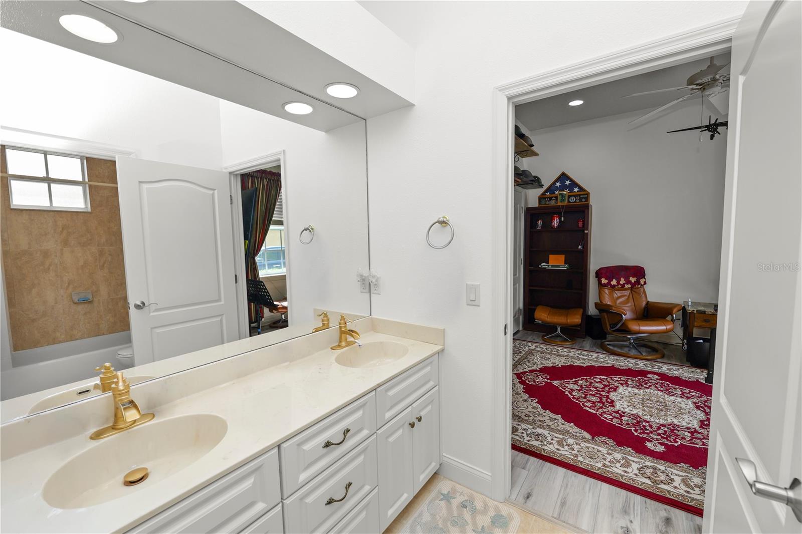Image 37 of 68 For 6891 Lacy Drive