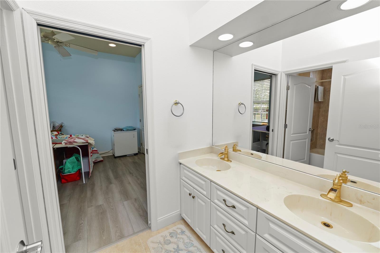 Image 38 of 68 For 6891 Lacy Drive