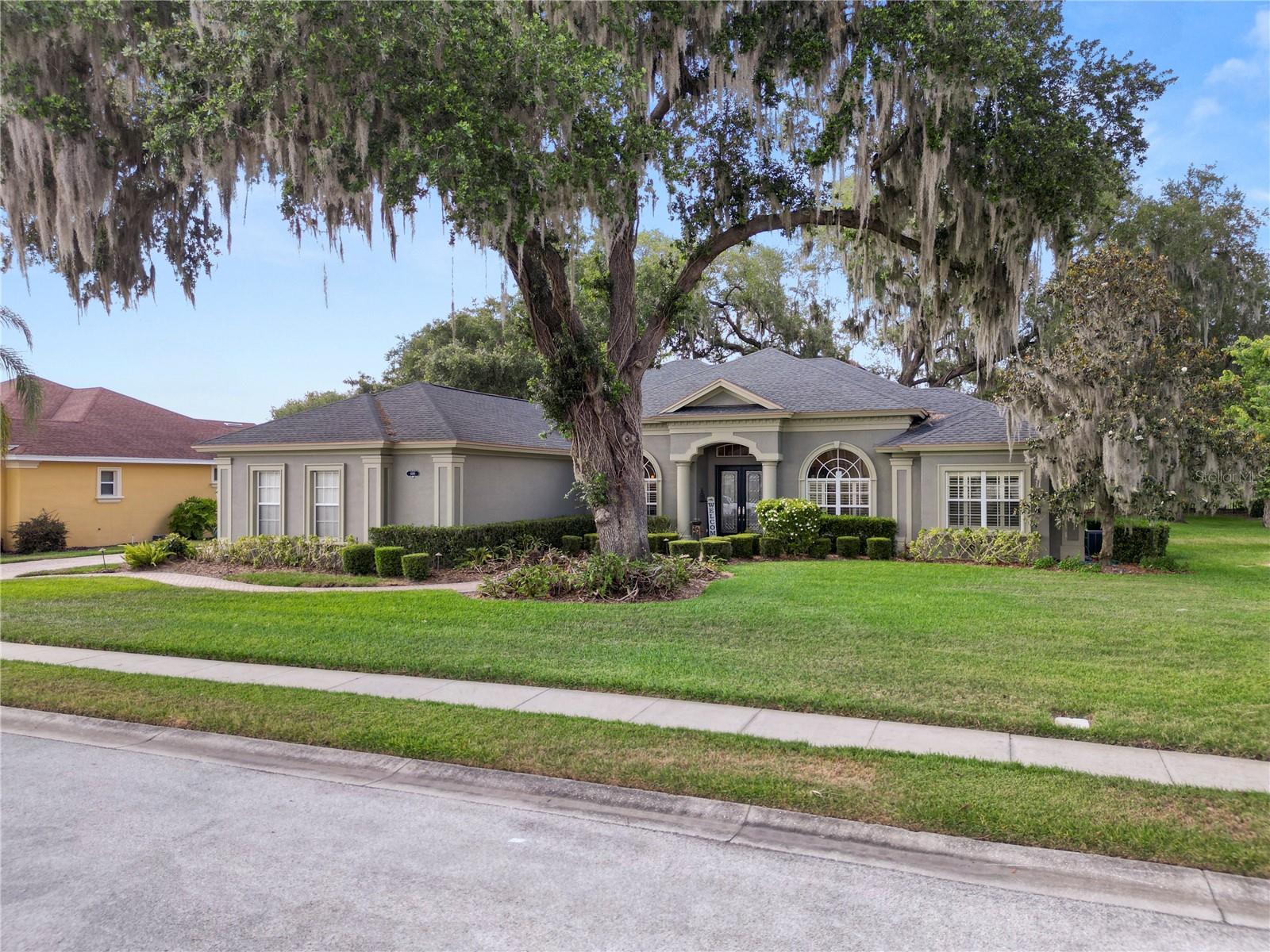Image 4 of 68 For 6891 Lacy Drive