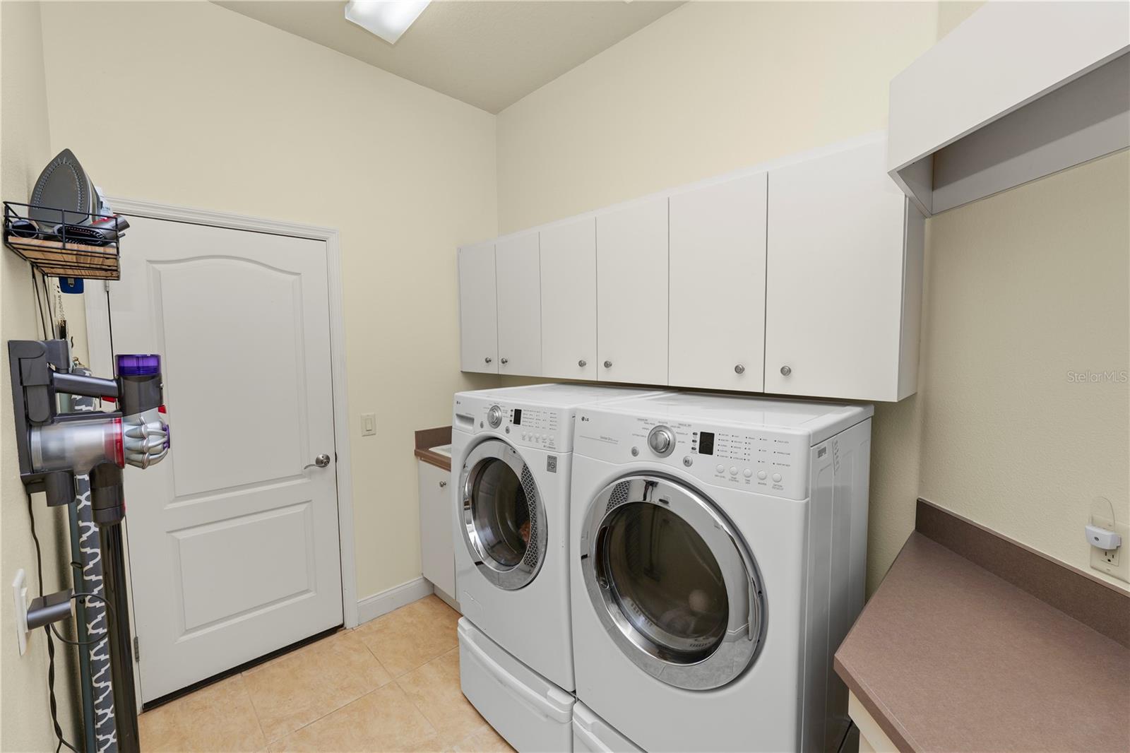 Image 45 of 68 For 6891 Lacy Drive