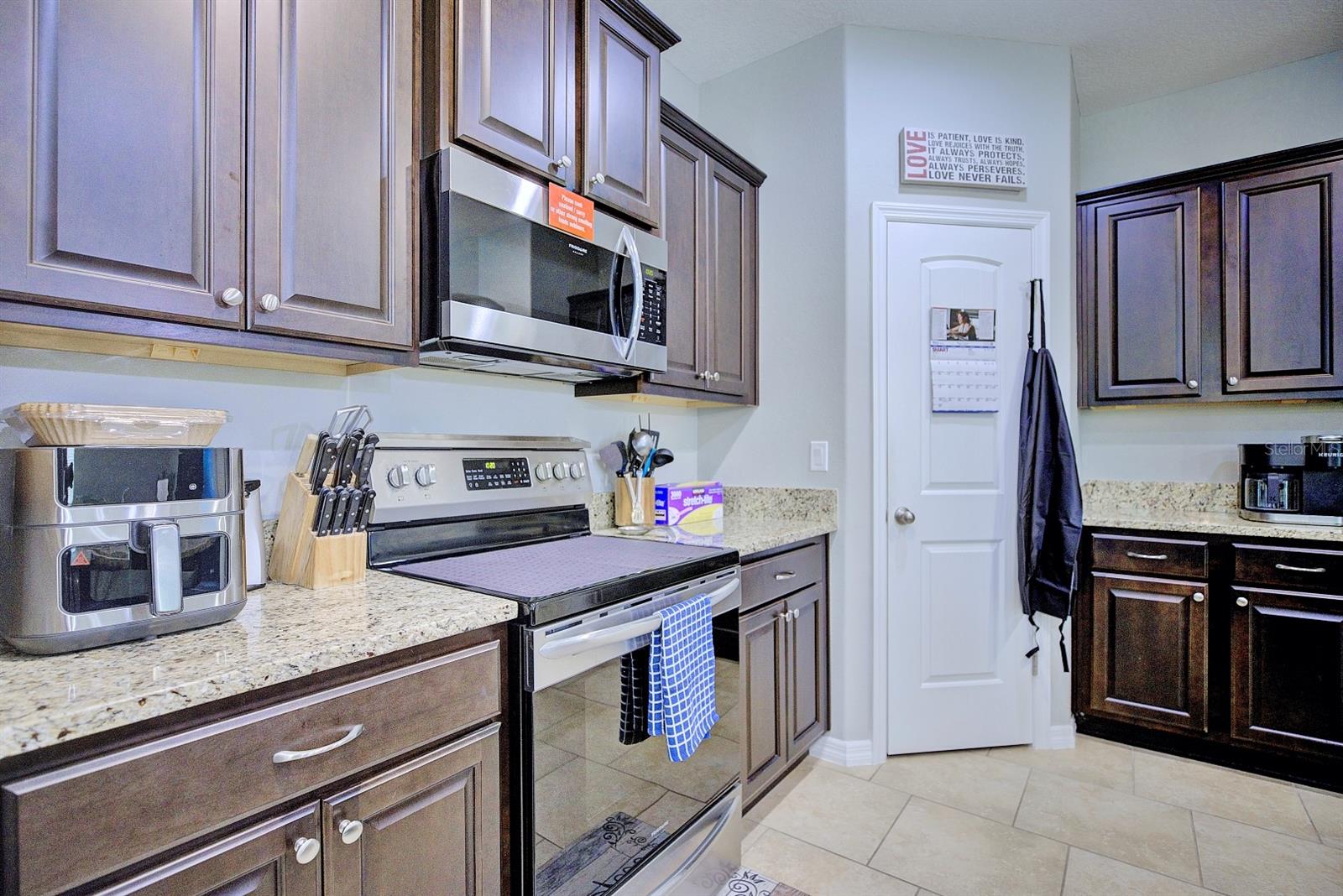 Image 18 of 69 For 4020 Prima Lago Circle