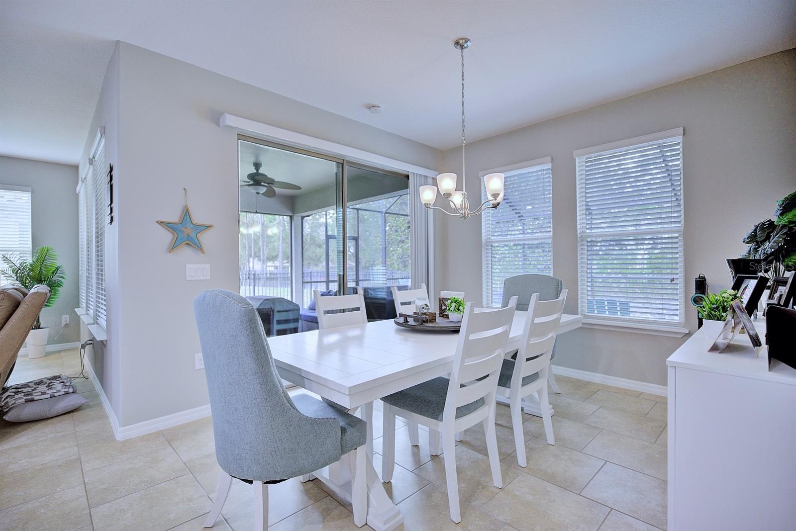 Image 22 of 69 For 4020 Prima Lago Circle