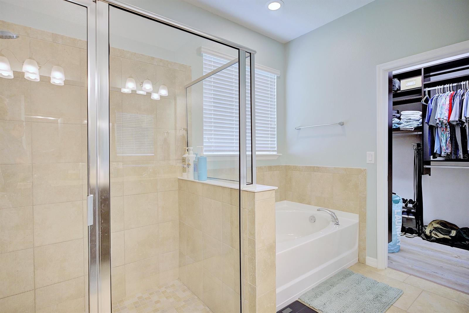Image 29 of 69 For 4020 Prima Lago Circle