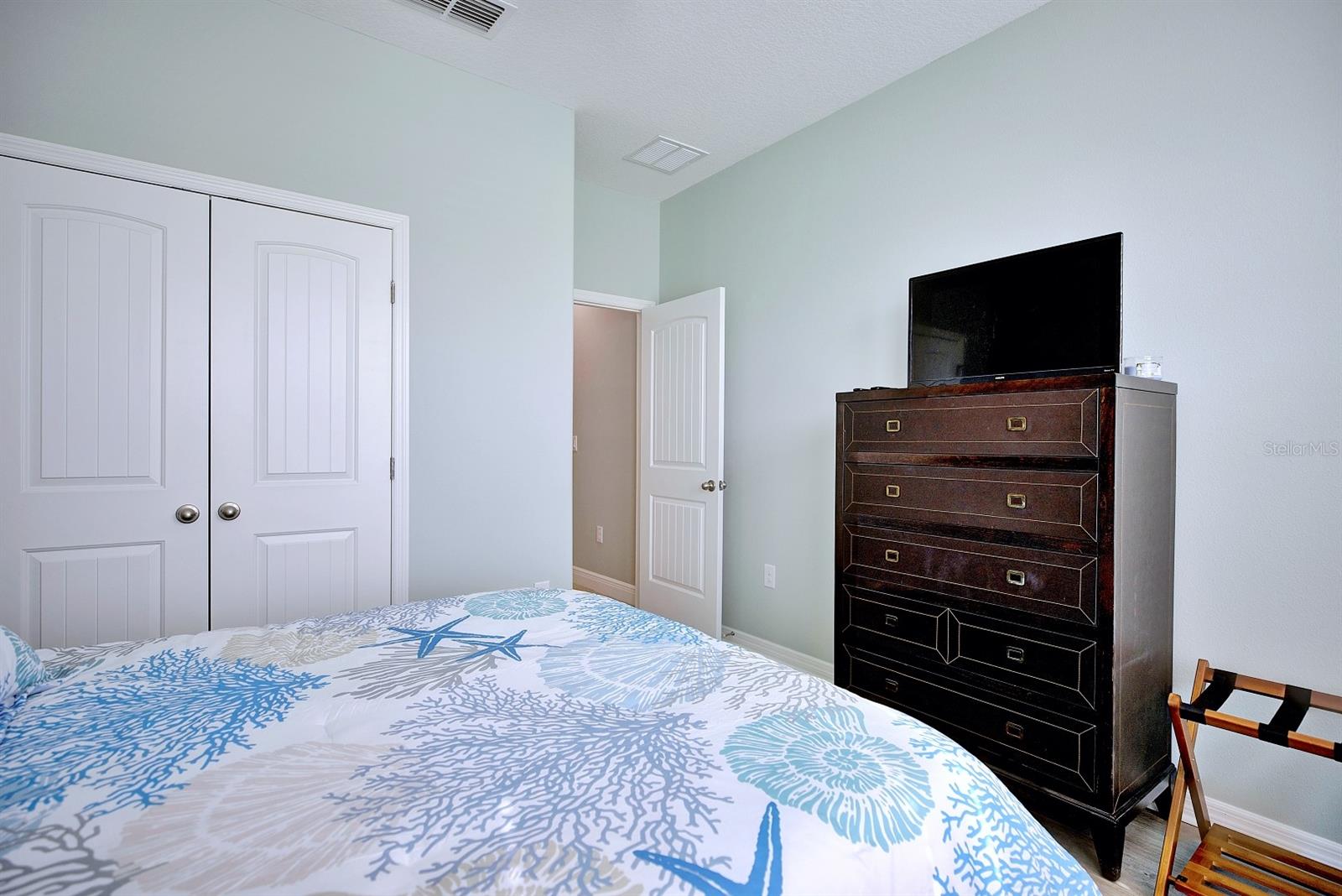 Image 33 of 69 For 4020 Prima Lago Circle