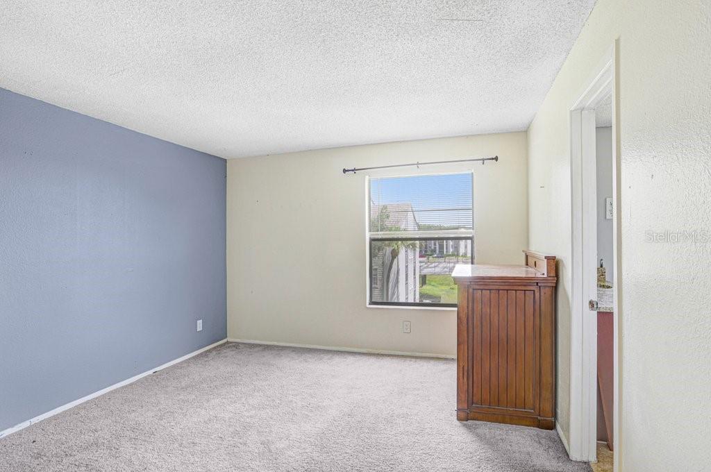 Image 12 of 28 For 2030 Cascades Boulevard 302