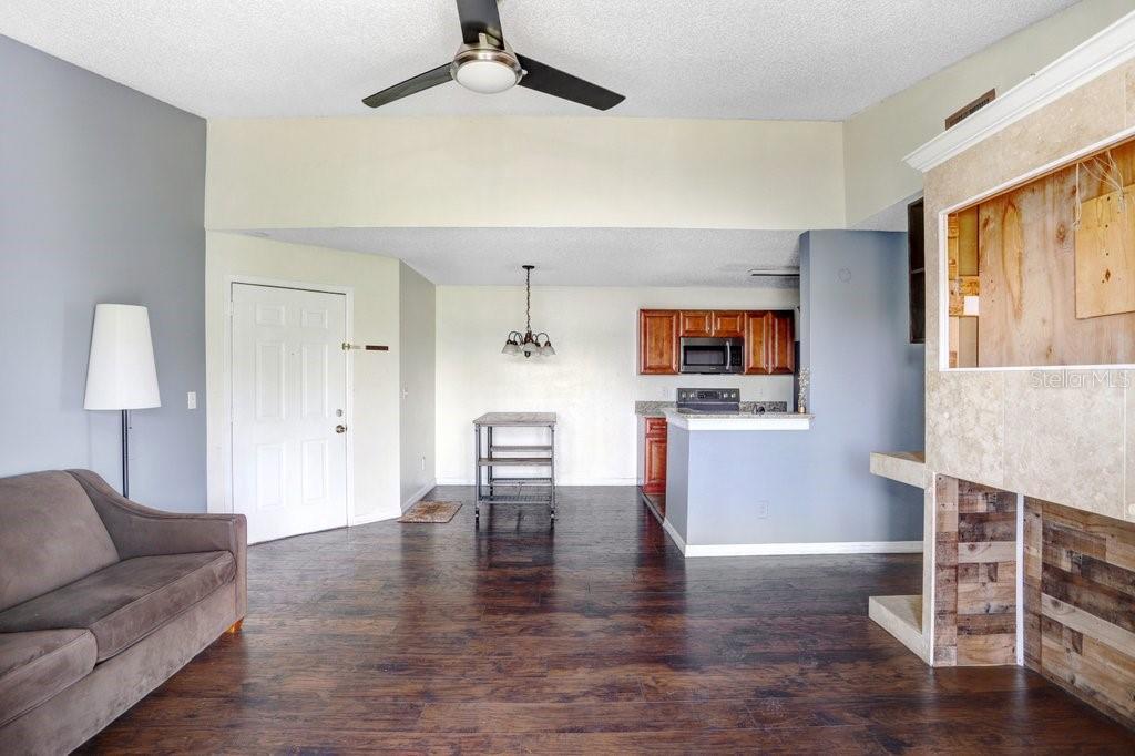 Image 7 of 28 For 2030 Cascades Boulevard 302
