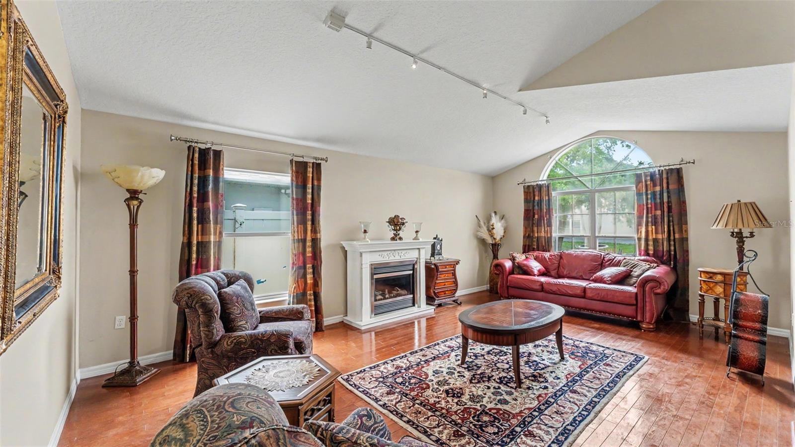 Image 7 of 43 For 155 Thornbury Drive