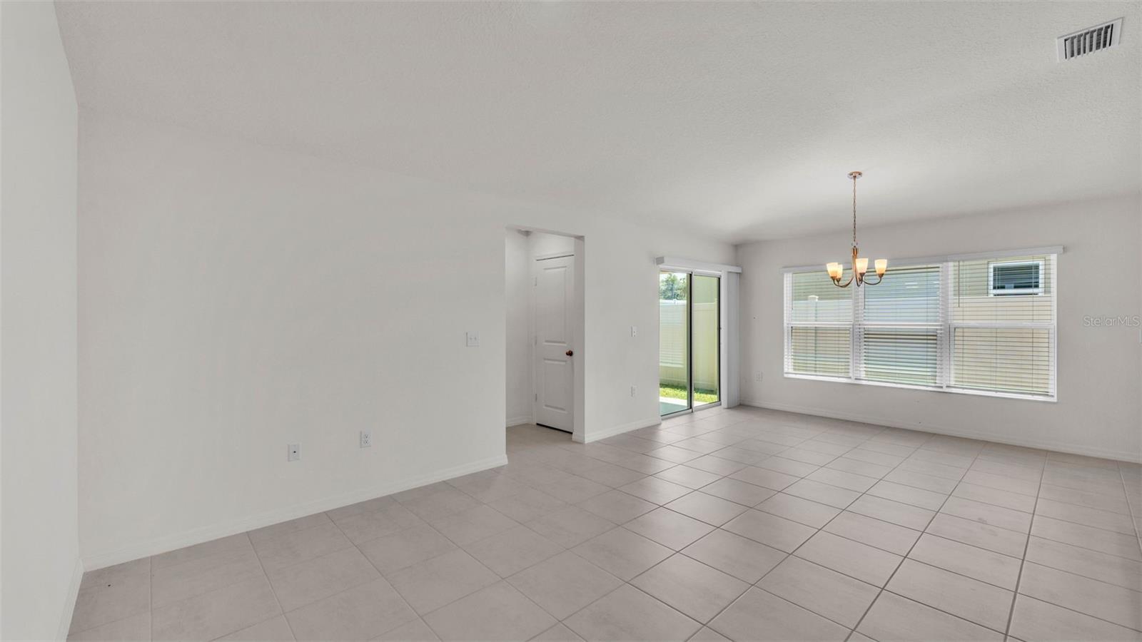 Image 11 of 29 For 727 Chestnut Lane