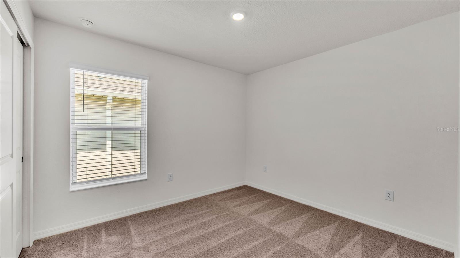 Image 18 of 29 For 727 Chestnut Lane