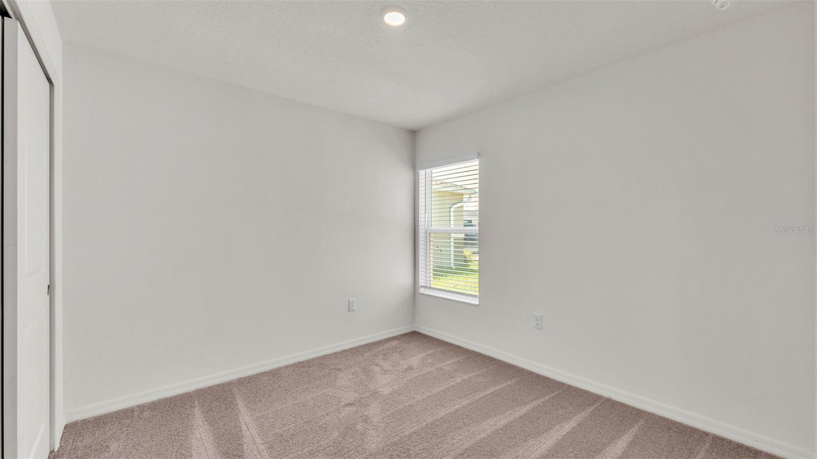Image 21 of 29 For 727 Chestnut Lane