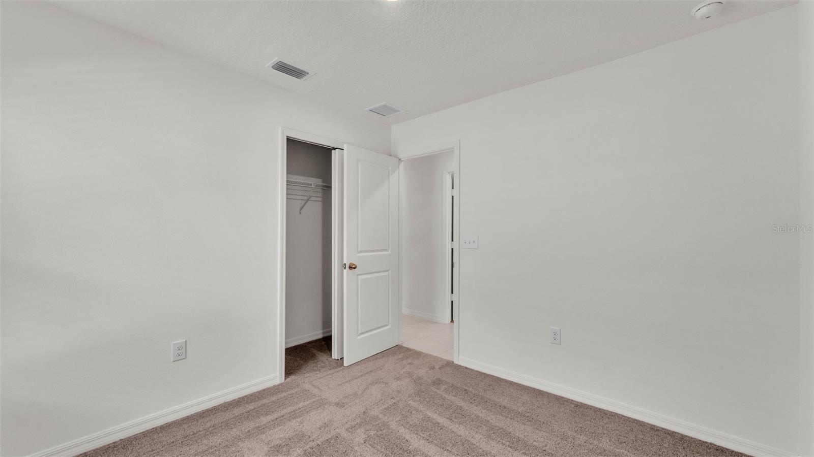 Image 24 of 29 For 727 Chestnut Lane