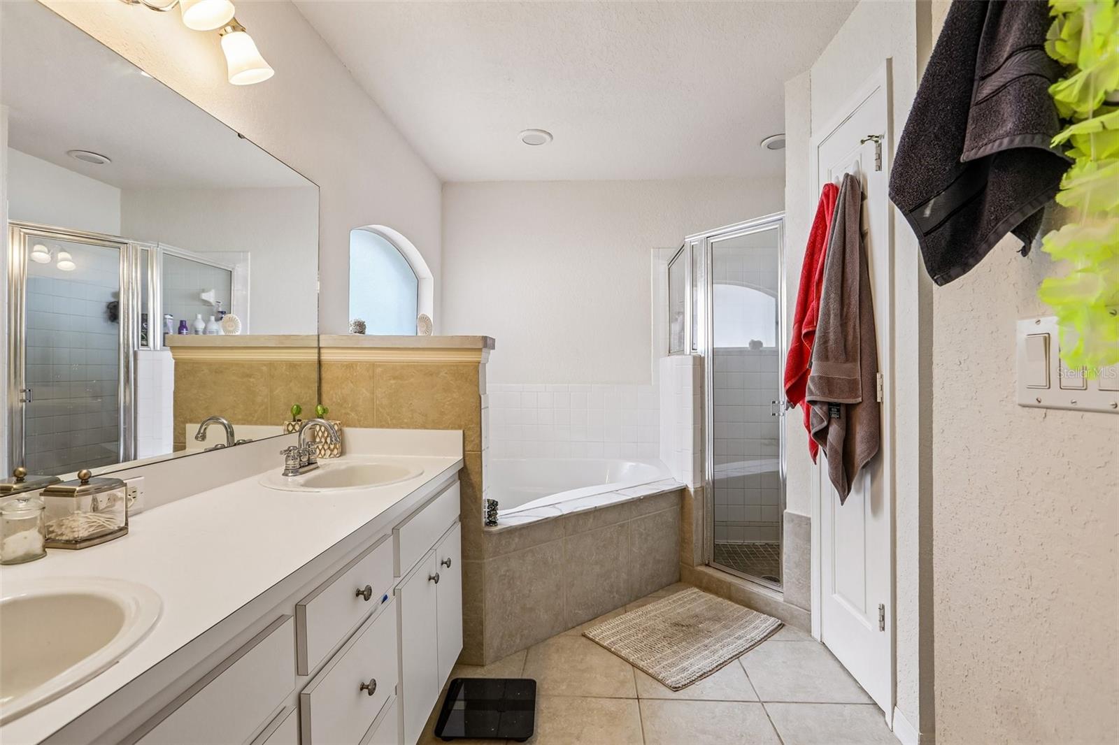 Image 17 of 27 For 3434 Diamond Terrace