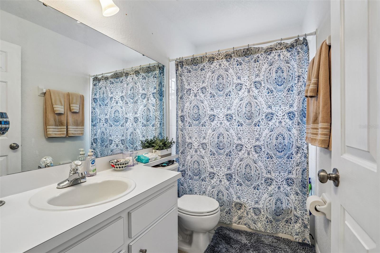 Image 19 of 27 For 3434 Diamond Terrace