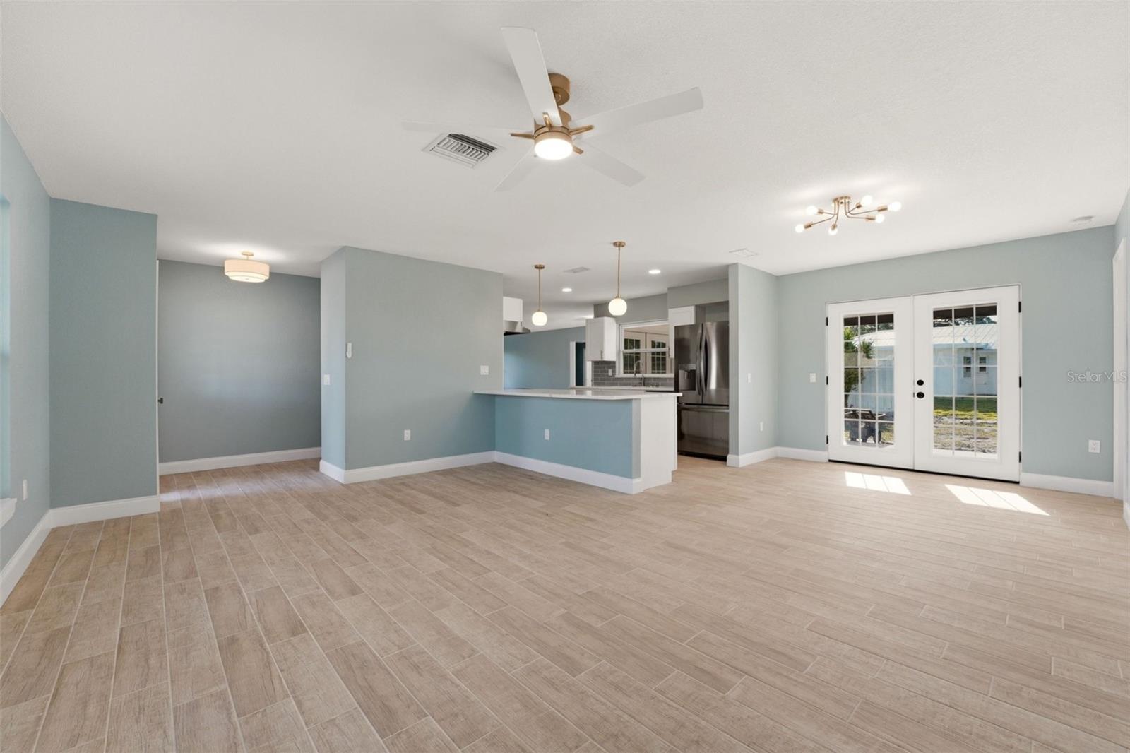 Image 4 of 21 For 3356 Plantation Place