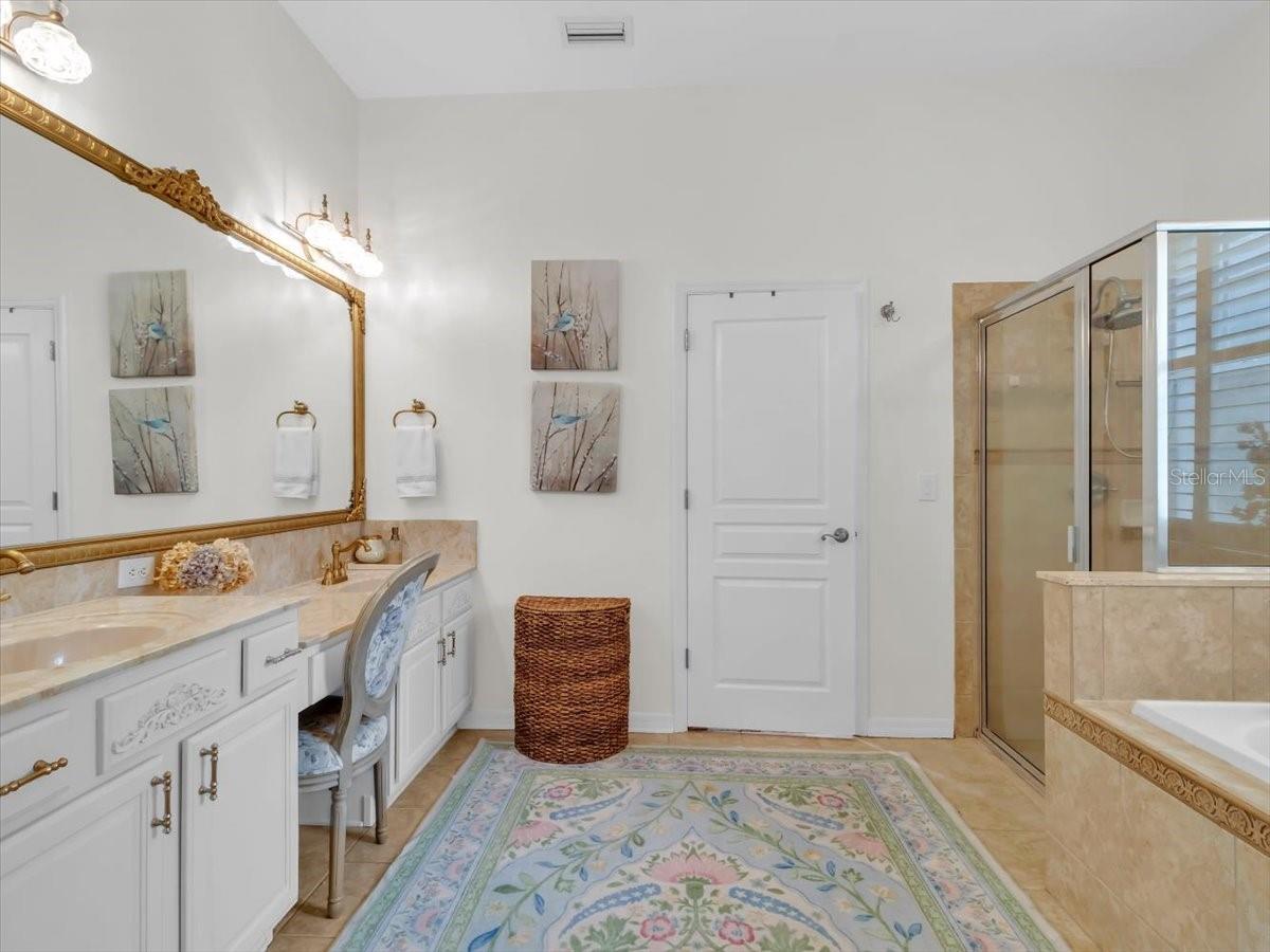 Image 33 of 93 For 16033 Mulberrypark Circle