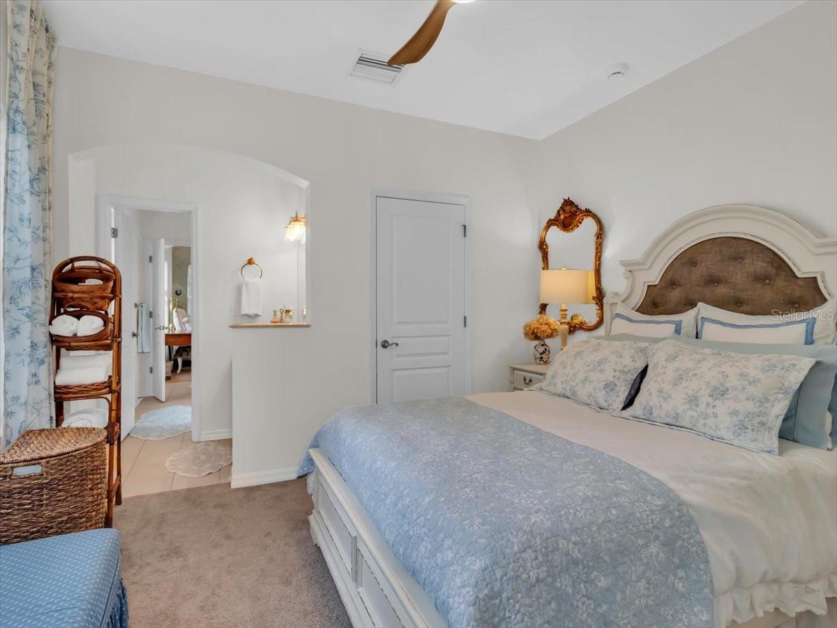 Image 43 of 93 For 16033 Mulberrypark Circle
