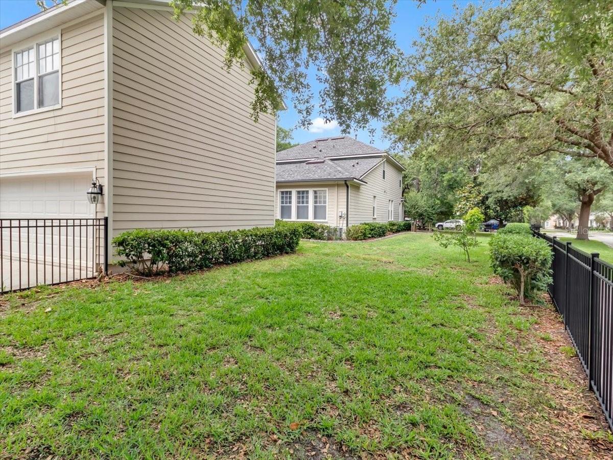Image 65 of 93 For 16033 Mulberrypark Circle