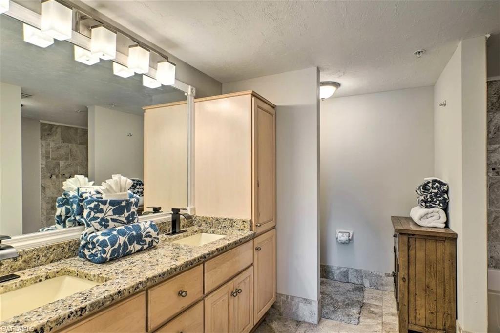 Image 9 of 16 For 7327 Estero Blvd 205