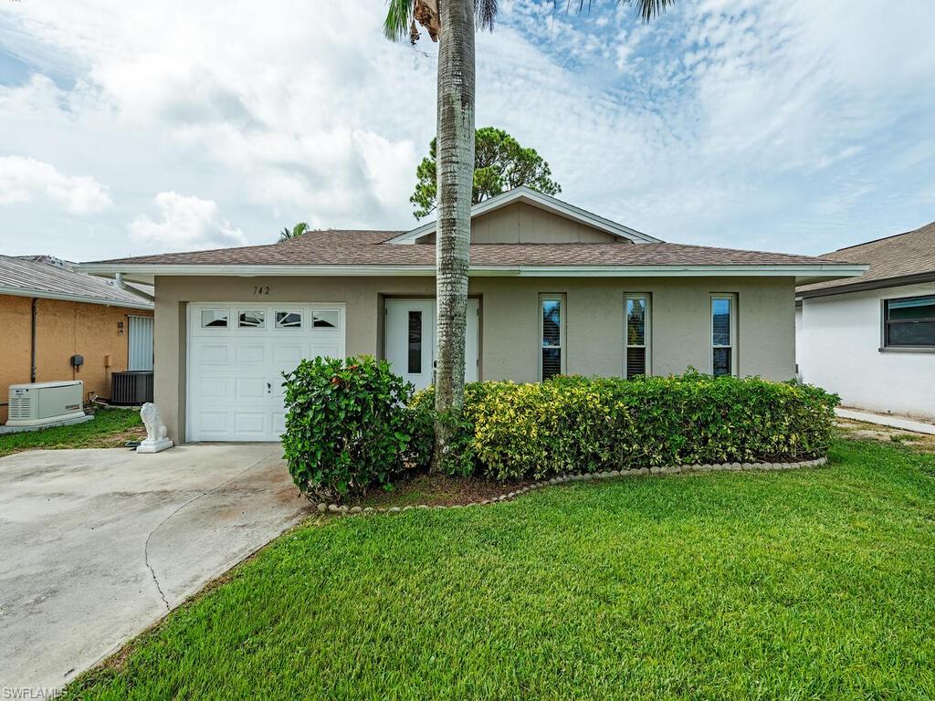 Details for 742 97th Ave N, NAPLES, FL 34108