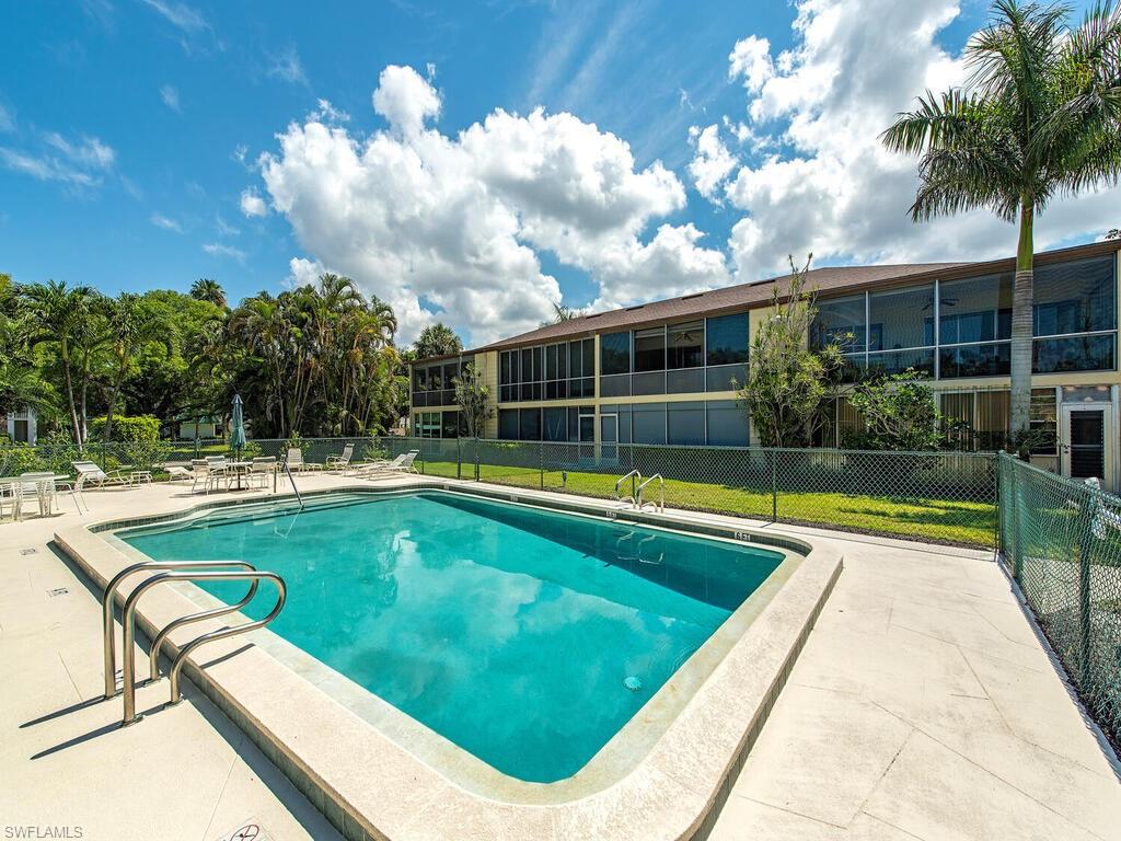 Listing Details for 820 Ketch Dr 8, NAPLES, FL 34103